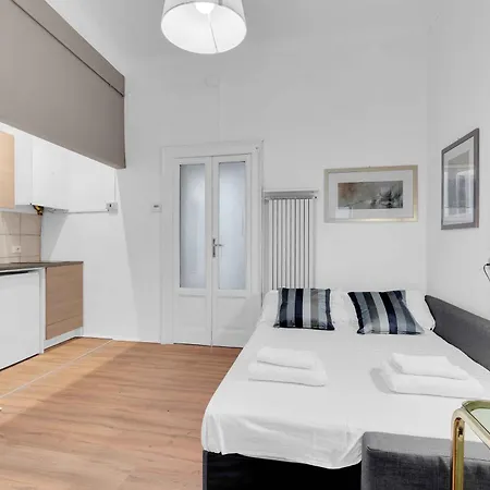 Alzaia Naviglio Grande 40 Apartman Milánó