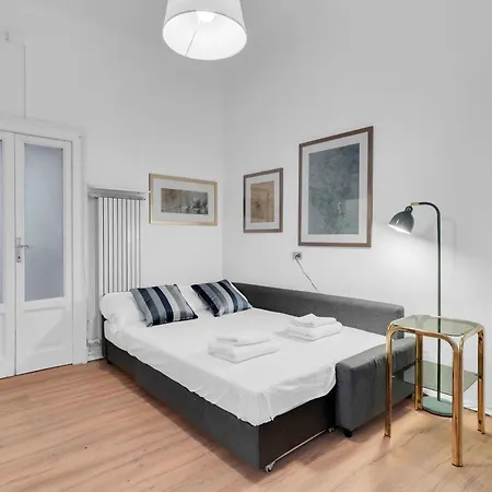 Alzaia Naviglio Grande 40 Apartman *