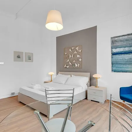 아파트 Alzaia Naviglio Grande 40 *